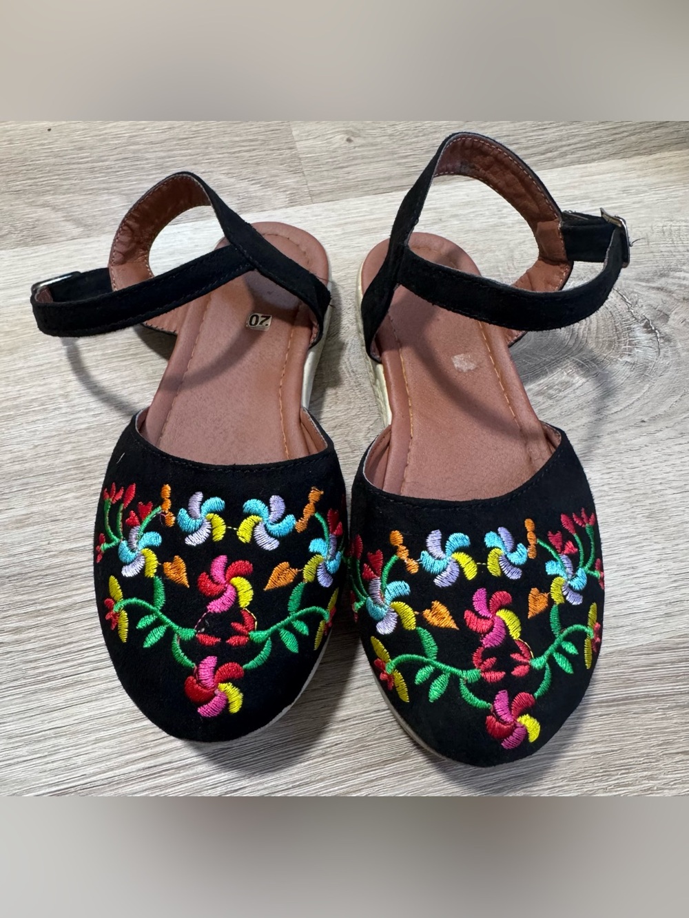 Girls Black Embroidered Floral Ankle-Strap Flats size 12